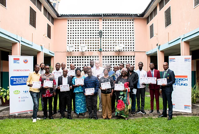 Photo de groupe après la formation de renforcement de capacité des élus
