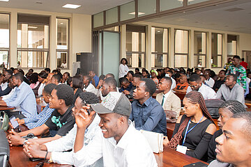 Les étudiants de l'Université pédagogique National.